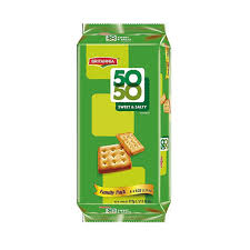Britannia - 50/50 Sweet & Salty Crackers (372G)